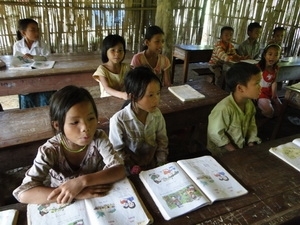 UNHCR: aide pour la construction d'écoles à Dak Lak