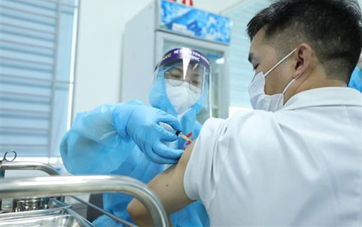 Việt Nam: Les personnes venant de l'étranger avec des passeports vaccinaux devraient toujours être mises en quarantaine, selon un expert en santé publique/médecine préventive