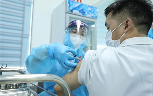 Việt Nam: Les personnes venant de l'étranger avec des passeports vaccinaux devraient toujours être mises en quarantaine, selon un expert en santé publique/médecine préventive Việt Nam: Les personnes venant de l'étranger avec des passeports vaccinaux devraient toujours être mises en quarantaine, selon un expert en santé publique/médecine préventive