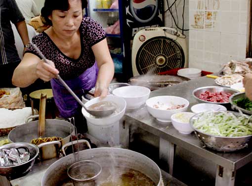 Le "pho", le bouillon vietnamien centenaire acclamé dans le monde Le "pho", le bouillon vietnamien centenaire acclamé dans le monde