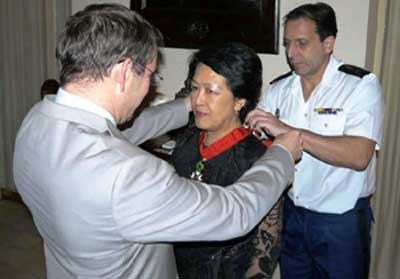 Remise de Légion d’Honneur de la France à Madame Ton Nu Thi Ninh Remise de Légion d’Honneur de la France à Madame Ton Nu Thi Ninh