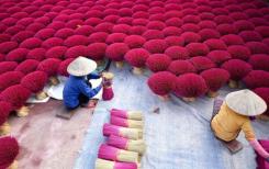 Vietnam : sur les traces de la production des bâtons d’encens