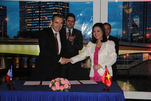 Visa : la France favorise le développement des flux de touristes vietnamiens Visa : la France favorise le développement des flux de touristes vietnamiens