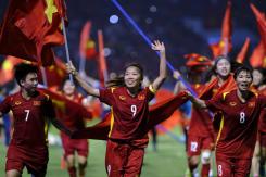 L'équipe féminine de football du Vietnam a remporté la médaille d'or des Jeux d'Asie du Sud-Est pour la 7e fois L'équipe féminine de football du Vietnam a remporté la médaille d'or des Jeux d'Asie du Sud-Est pour la 7e fois