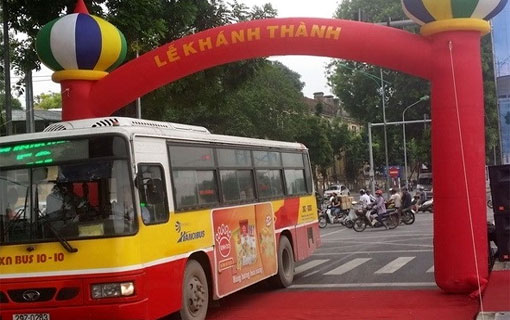 Hanoi: Inauguration de la voie réservée aux autobus financée par la Région Île-de-France (France)