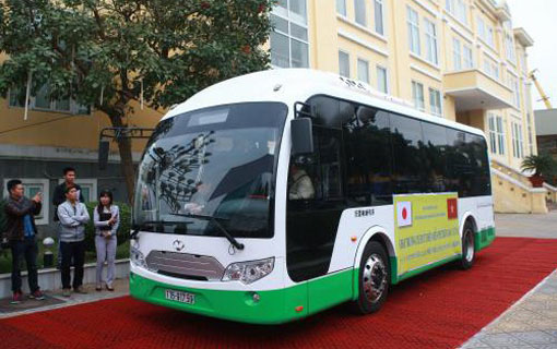 Énergie solaire : Hai Phong expérimente son premier bus électrique Énergie solaire : Hai Phong expérimente son premier bus électrique